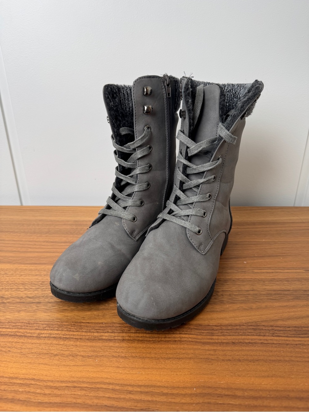 3M Thinsulate Grey Lace-Up Faux Fur Winter Boots